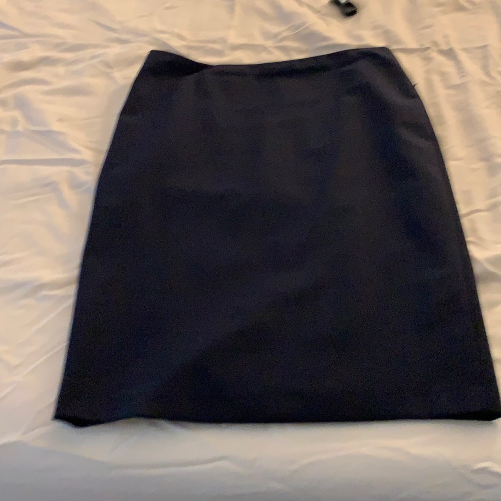 Elie Tahari deep navy, pencil skirt, size 8